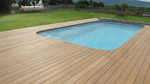 terrasse bois autour d une piscine